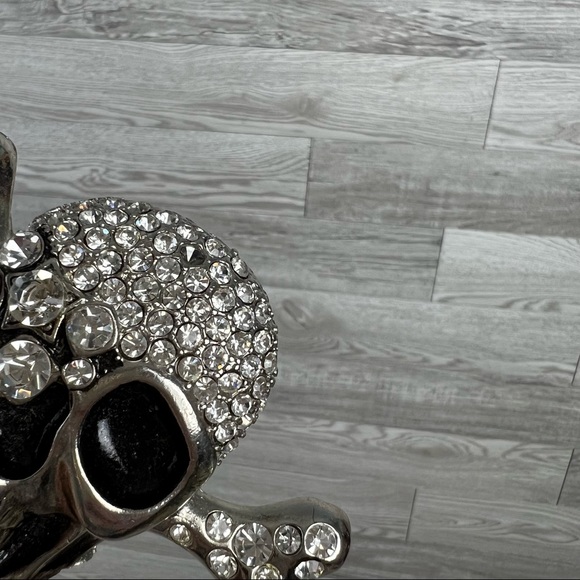Silver Crystal Skull Belt Buckle - Picture 6 of 6